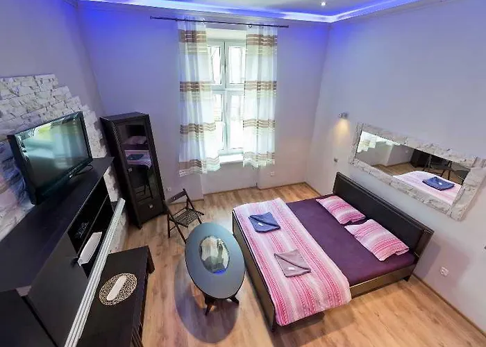 Queens Apartments