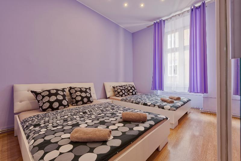 Queens Apartment *